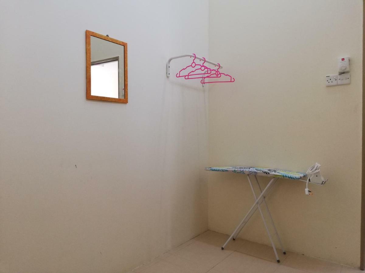 Neesa Homestay Bukit Gambang-Muslim Екстер'єр фото