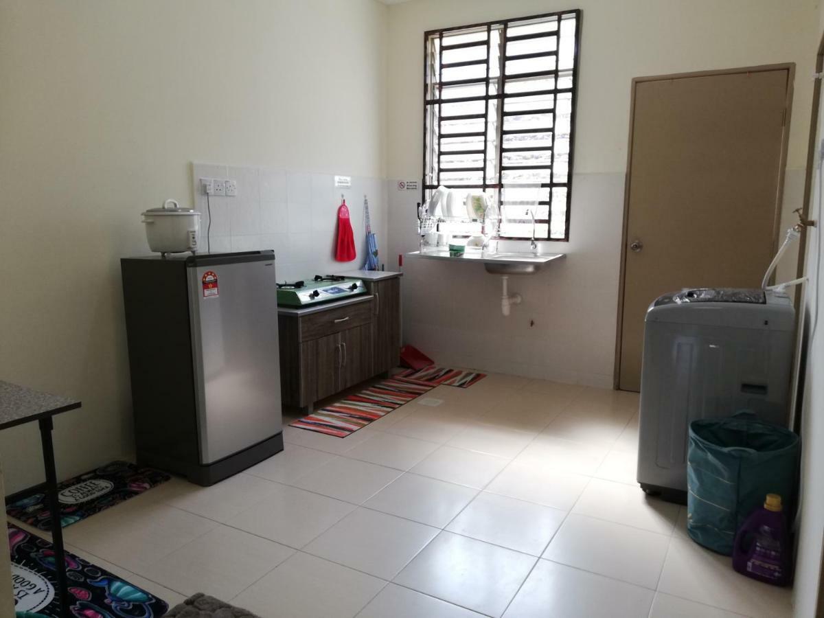 Neesa Homestay Bukit Gambang-Muslim Екстер'єр фото