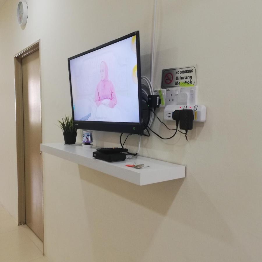 Neesa Homestay Bukit Gambang-Muslim Екстер'єр фото
