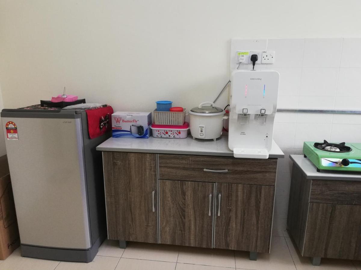 Neesa Homestay Bukit Gambang-Muslim Екстер'єр фото